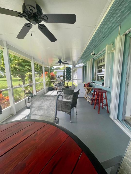 For Sale: $365,000 (2 beds, 2 baths, 1068 Square Feet)