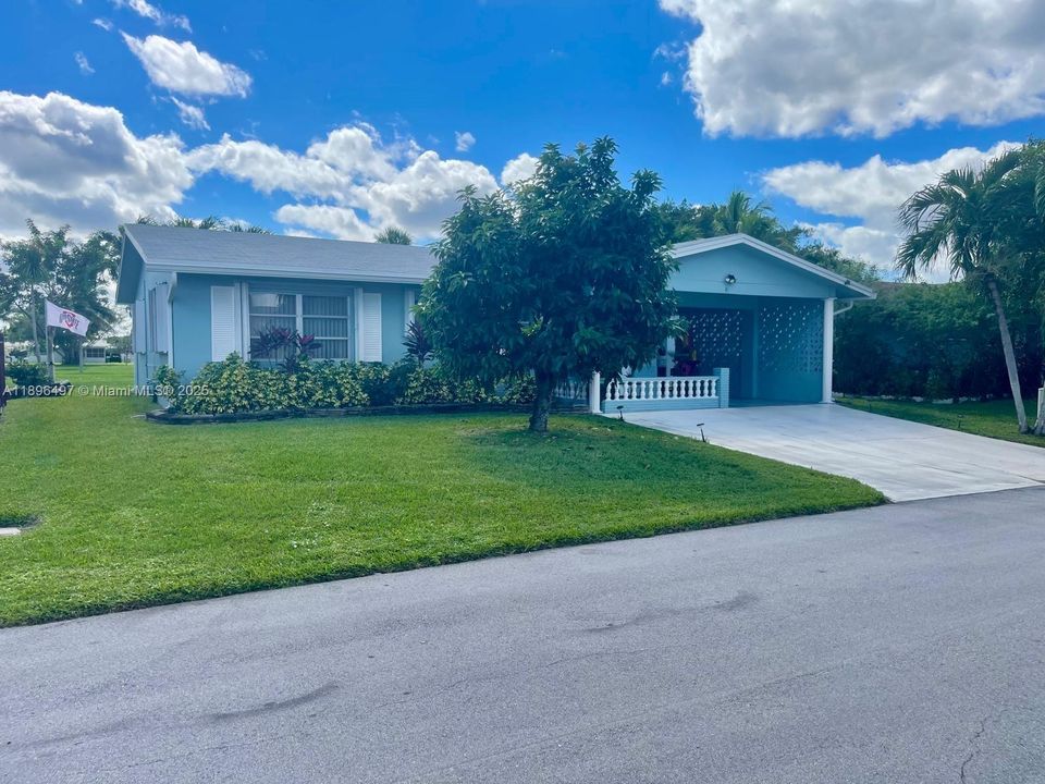 For Sale: $365,000 (2 beds, 2 baths, 1068 Square Feet)