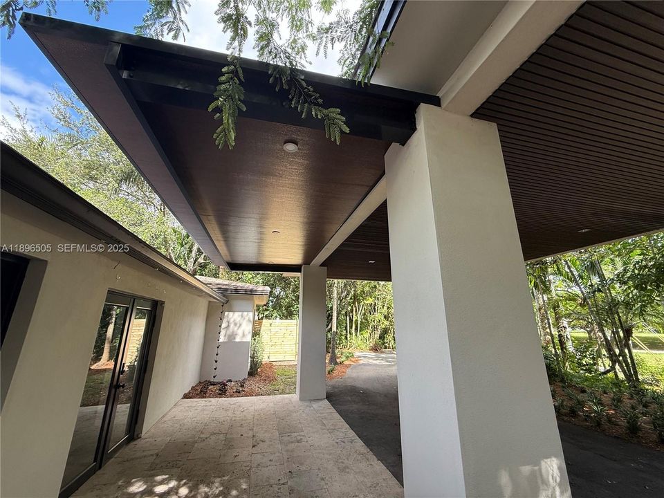 Active With Contract: $2,790,000 (5 beds, 5 baths, 5183 Square Feet)