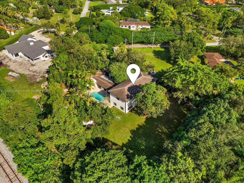 Active With Contract: $2,790,000 (5 beds, 5 baths, 5183 Square Feet)