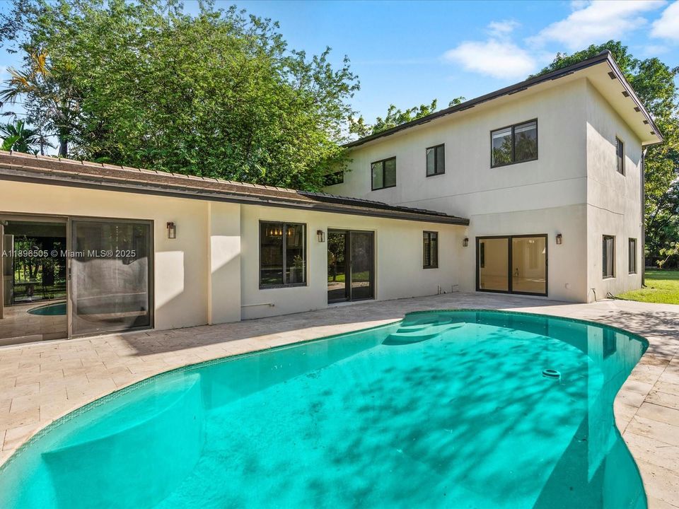 Active With Contract: $2,790,000 (5 beds, 5 baths, 5183 Square Feet)