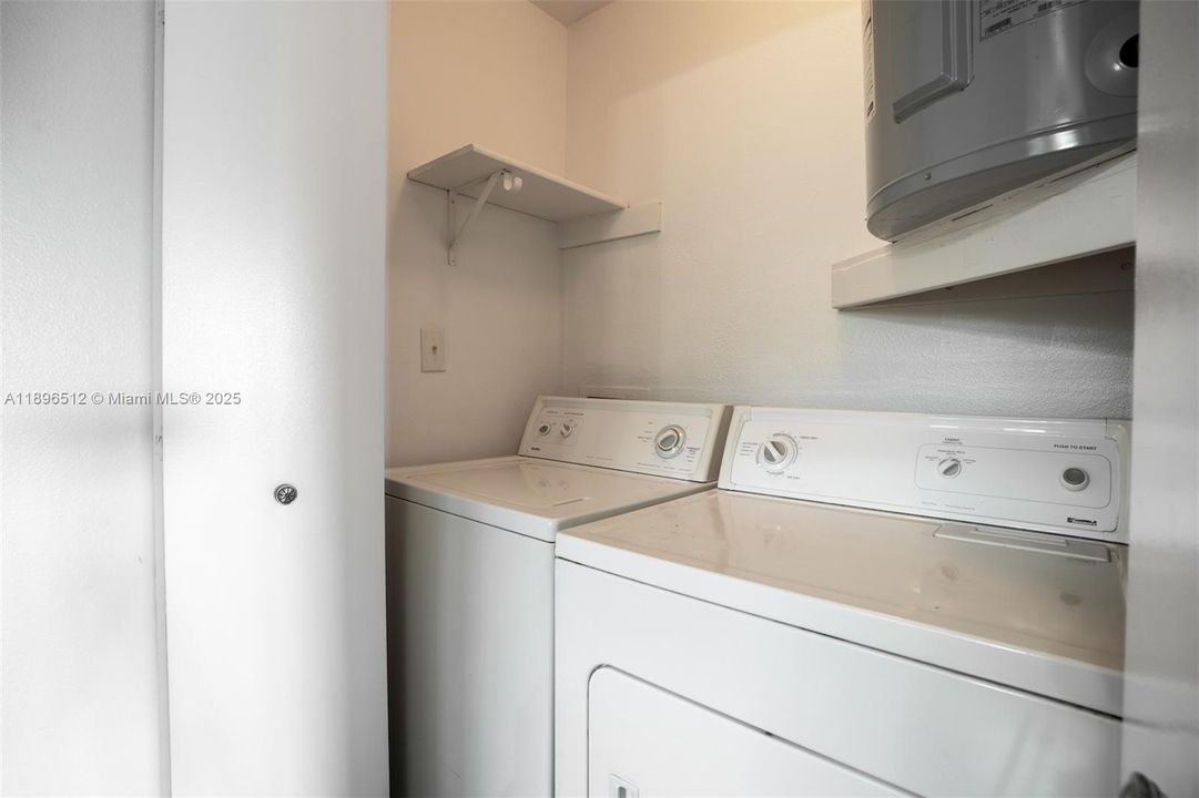 Active With Contract: $179,000 (1 beds, 1 baths, 595 Square Feet)