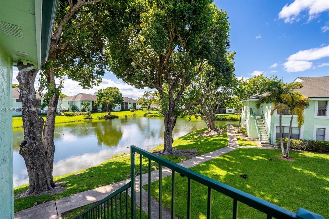 Active With Contract: $179,000 (1 beds, 1 baths, 595 Square Feet)