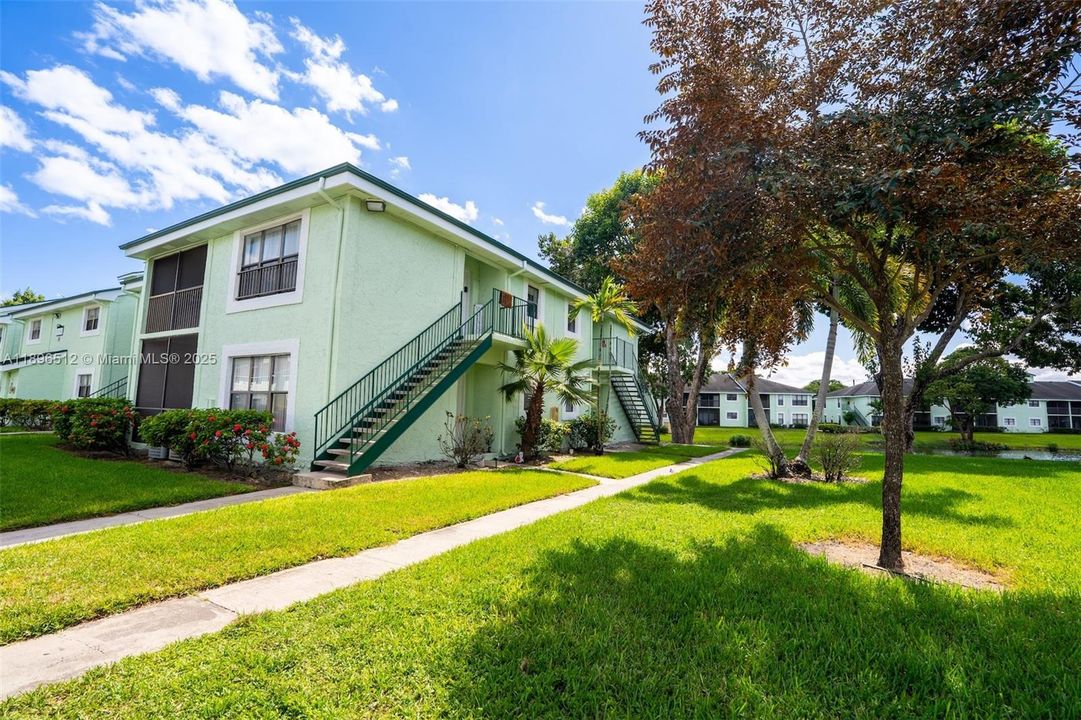 Active With Contract: $179,000 (1 beds, 1 baths, 595 Square Feet)