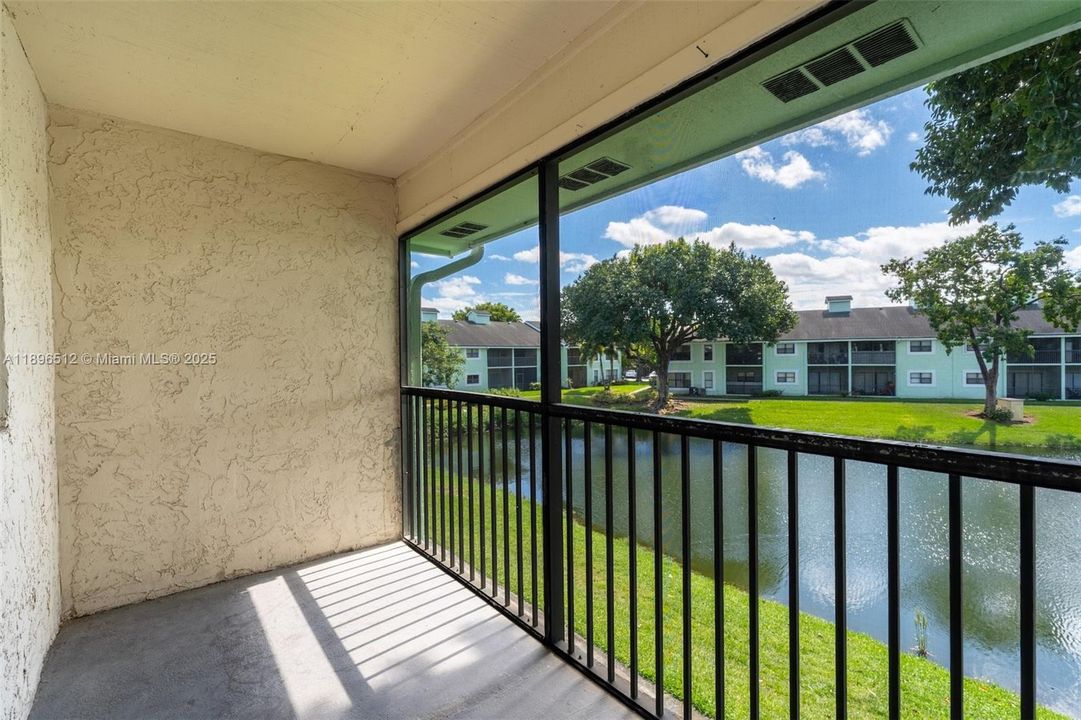 Active With Contract: $179,000 (1 beds, 1 baths, 595 Square Feet)