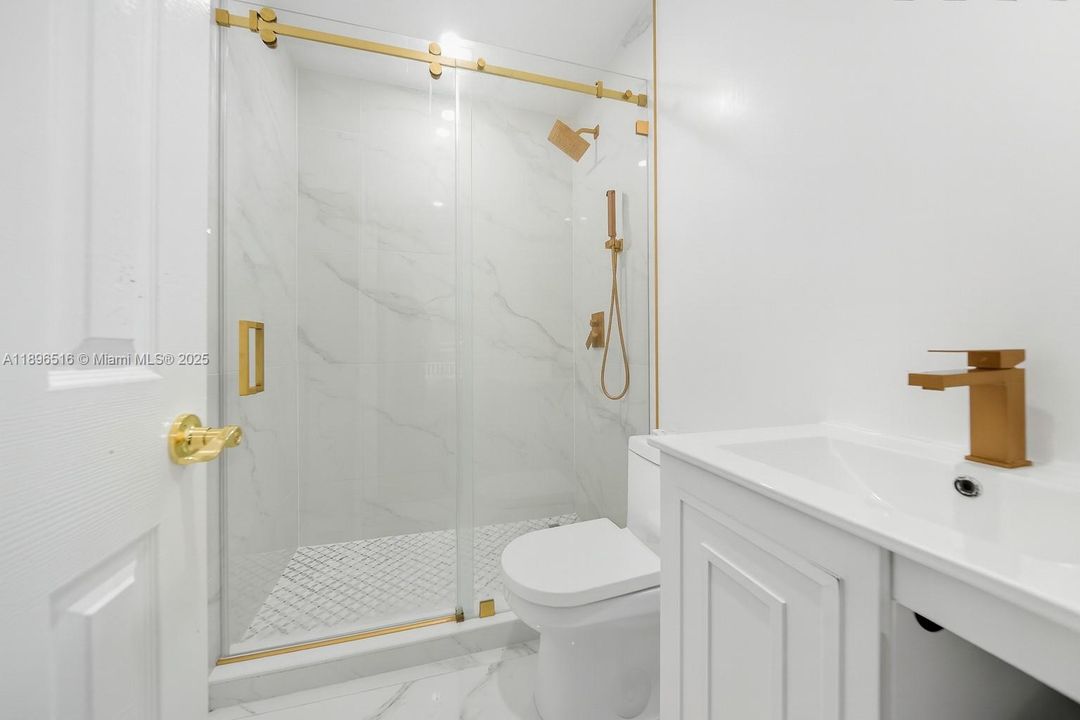 En Venta: $780,000 (5 camas, 2 baños, 1830 Pies cuadrados)