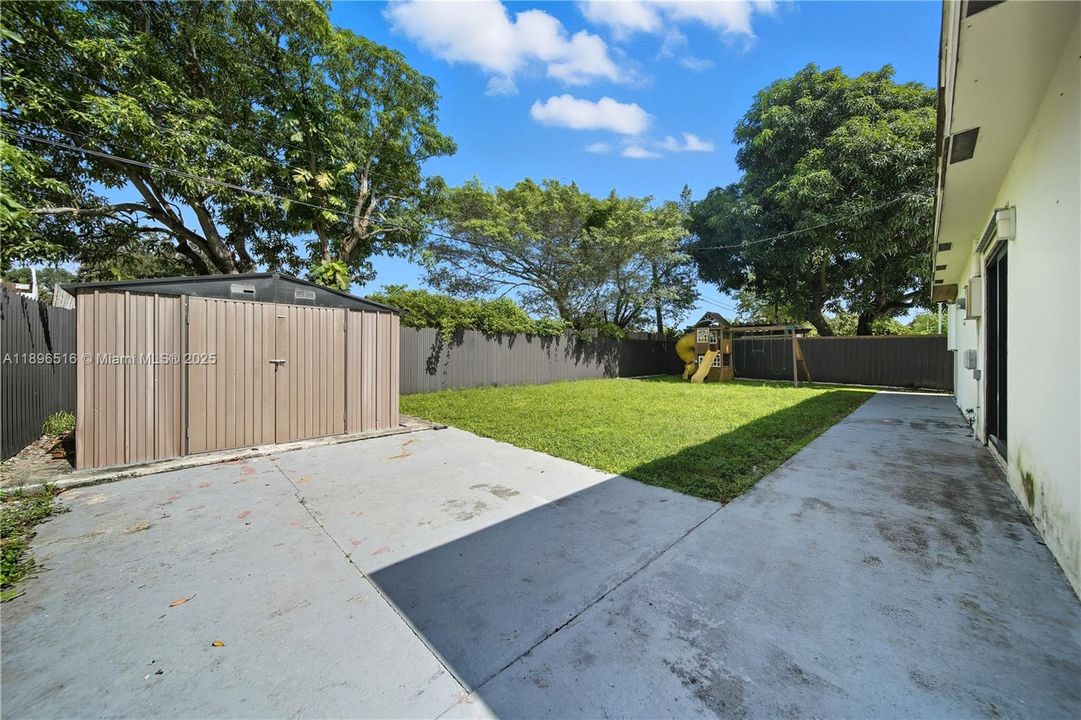 En Venta: $780,000 (5 camas, 2 baños, 1830 Pies cuadrados)