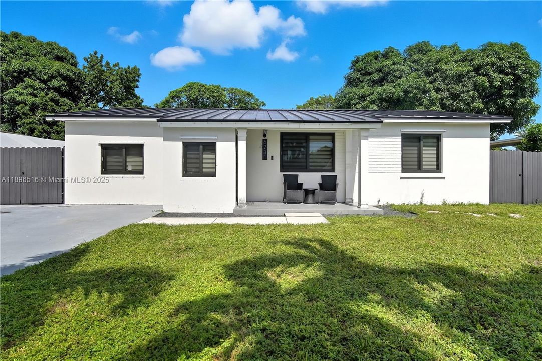 En Venta: $780,000 (5 camas, 2 baños, 1830 Pies cuadrados)