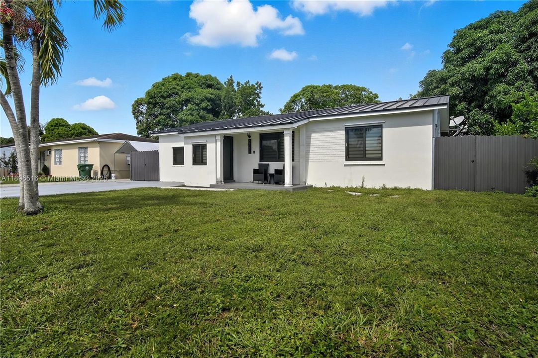 En Venta: $780,000 (5 camas, 2 baños, 1830 Pies cuadrados)