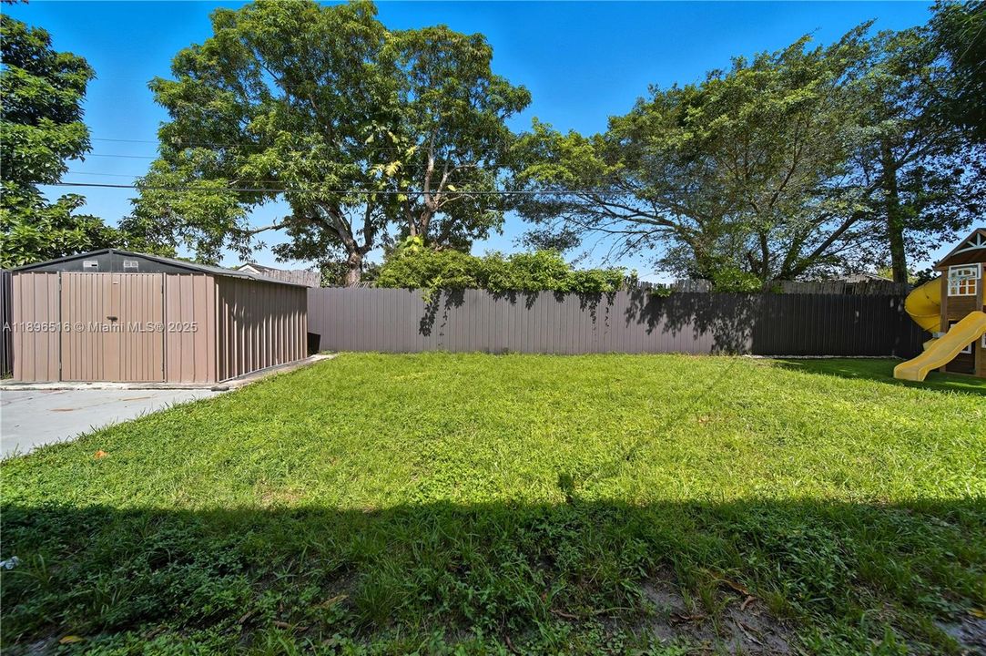 En Venta: $780,000 (5 camas, 2 baños, 1830 Pies cuadrados)