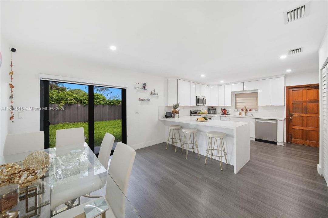 En Venta: $780,000 (5 camas, 2 baños, 1830 Pies cuadrados)