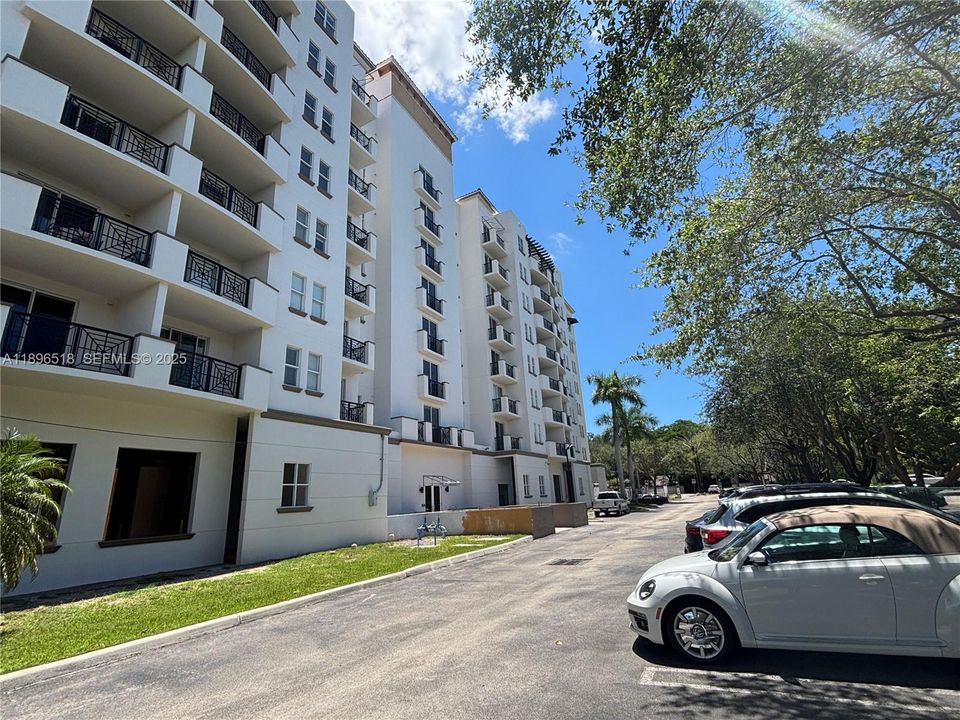 For Sale: $450,000 (2 beds, 2 baths, 1142 Square Feet)