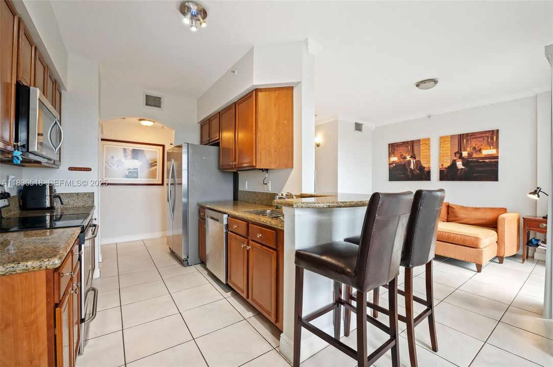 For Sale: $450,000 (2 beds, 2 baths, 1142 Square Feet)