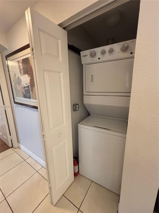 For Sale: $450,000 (2 beds, 2 baths, 1142 Square Feet)