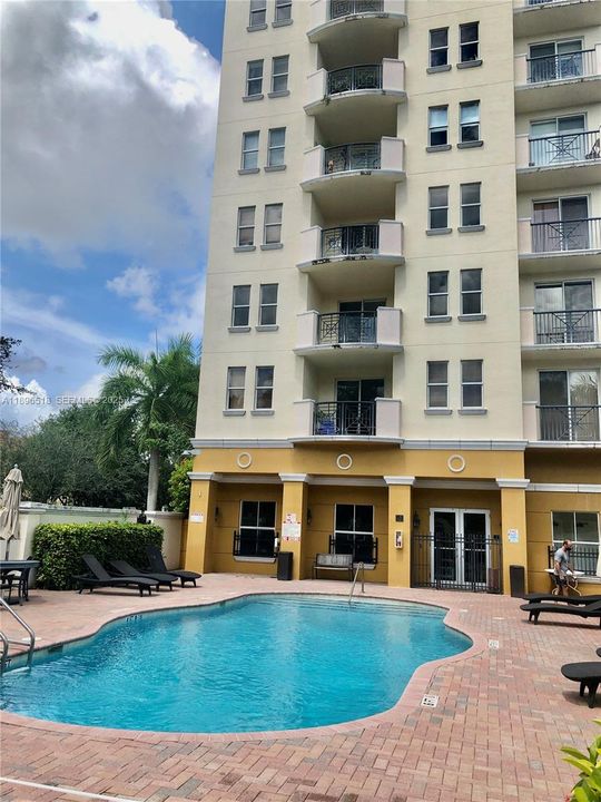 For Sale: $450,000 (2 beds, 2 baths, 1142 Square Feet)