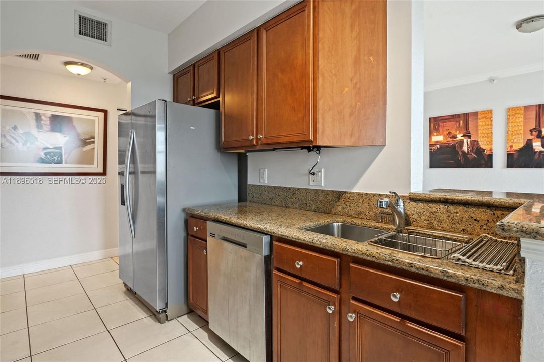 For Sale: $450,000 (2 beds, 2 baths, 1142 Square Feet)