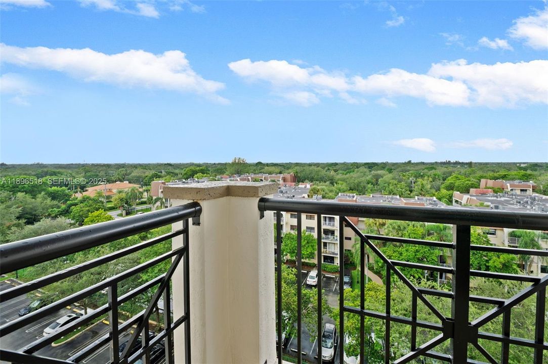 For Sale: $450,000 (2 beds, 2 baths, 1142 Square Feet)