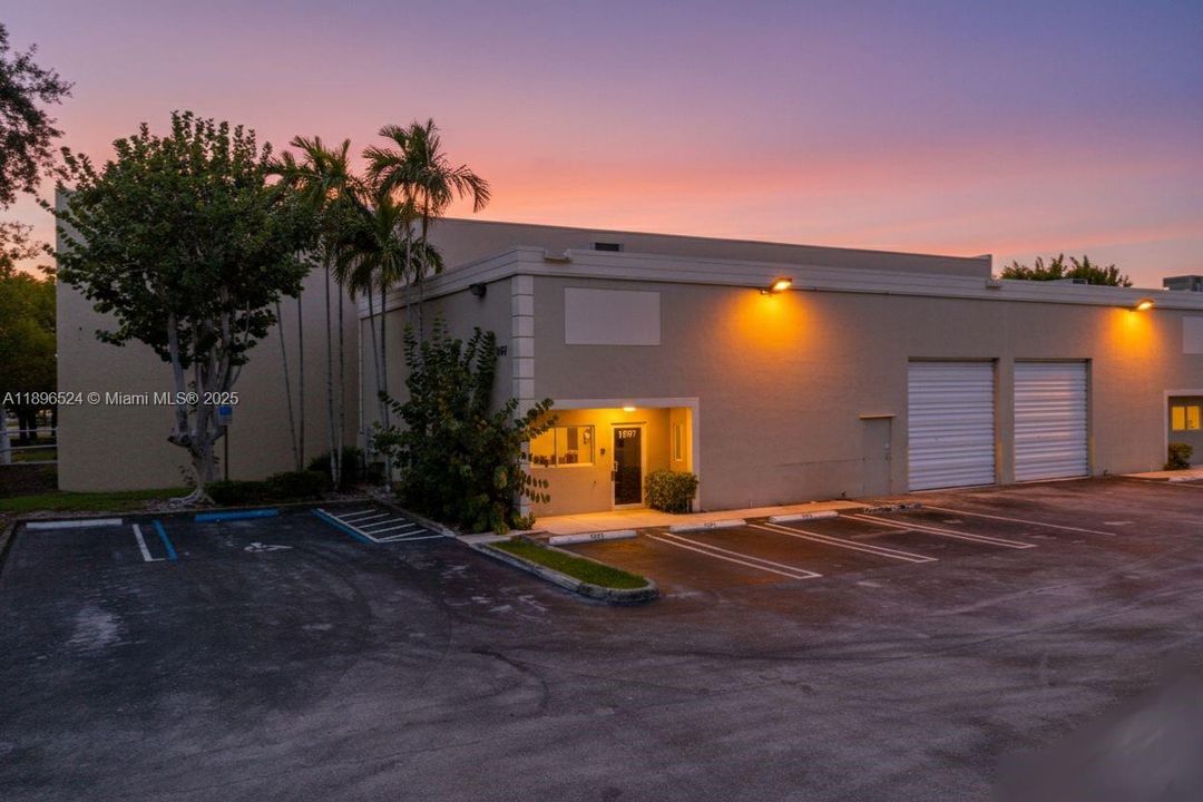 合同活跃: $1,165,050 (0 贝兹, 0 浴室, 0 平方英尺)