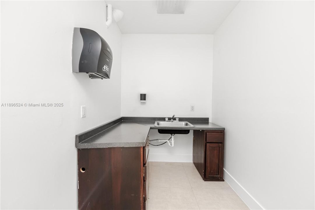 合同活跃: $1,165,050 (0 贝兹, 0 浴室, 0 平方英尺)