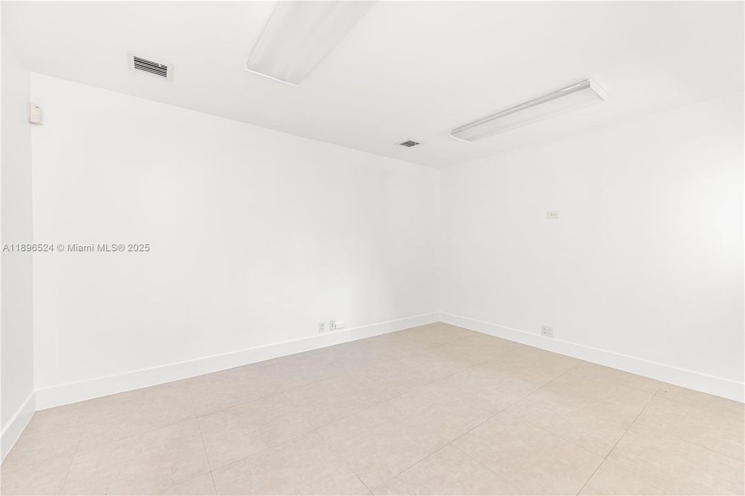 合同活跃: $1,165,050 (0 贝兹, 0 浴室, 0 平方英尺)