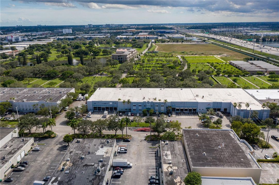 合同活跃: $1,165,050 (0 贝兹, 0 浴室, 0 平方英尺)