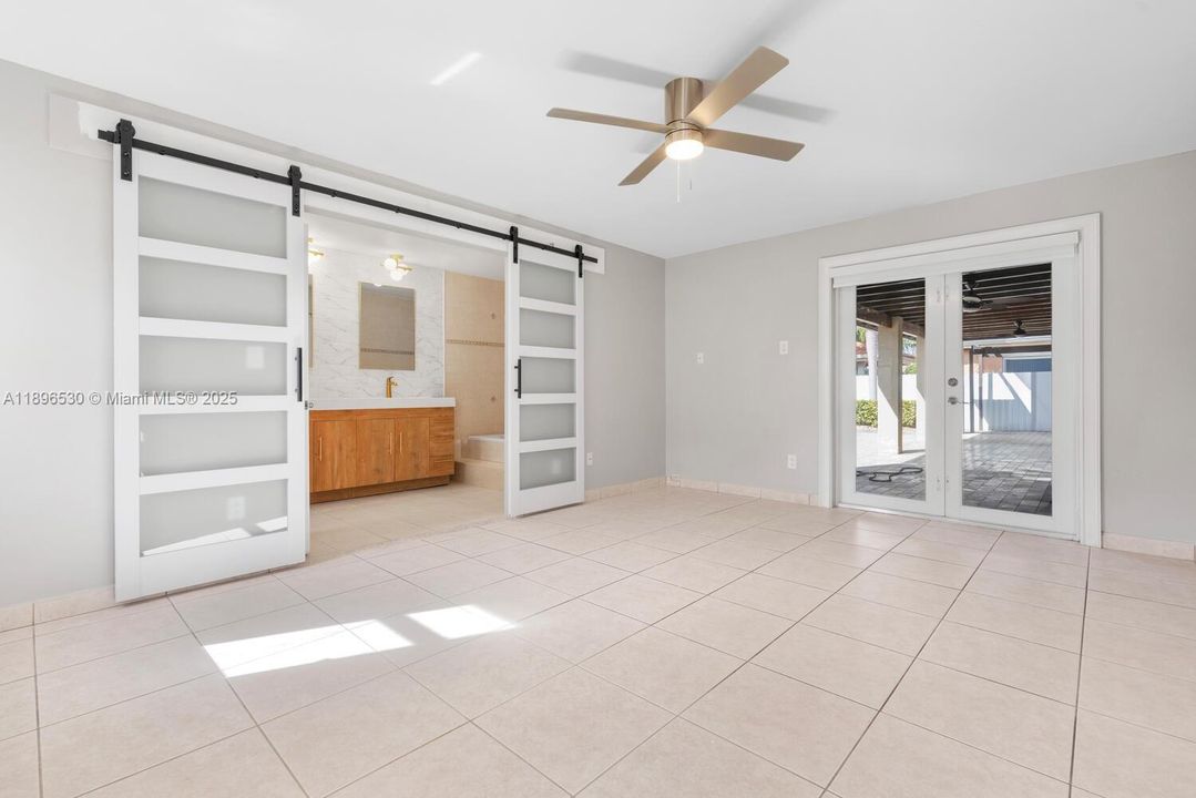 出租: $5,300 (4 贝兹, 2 浴室, 2082 平方英尺)