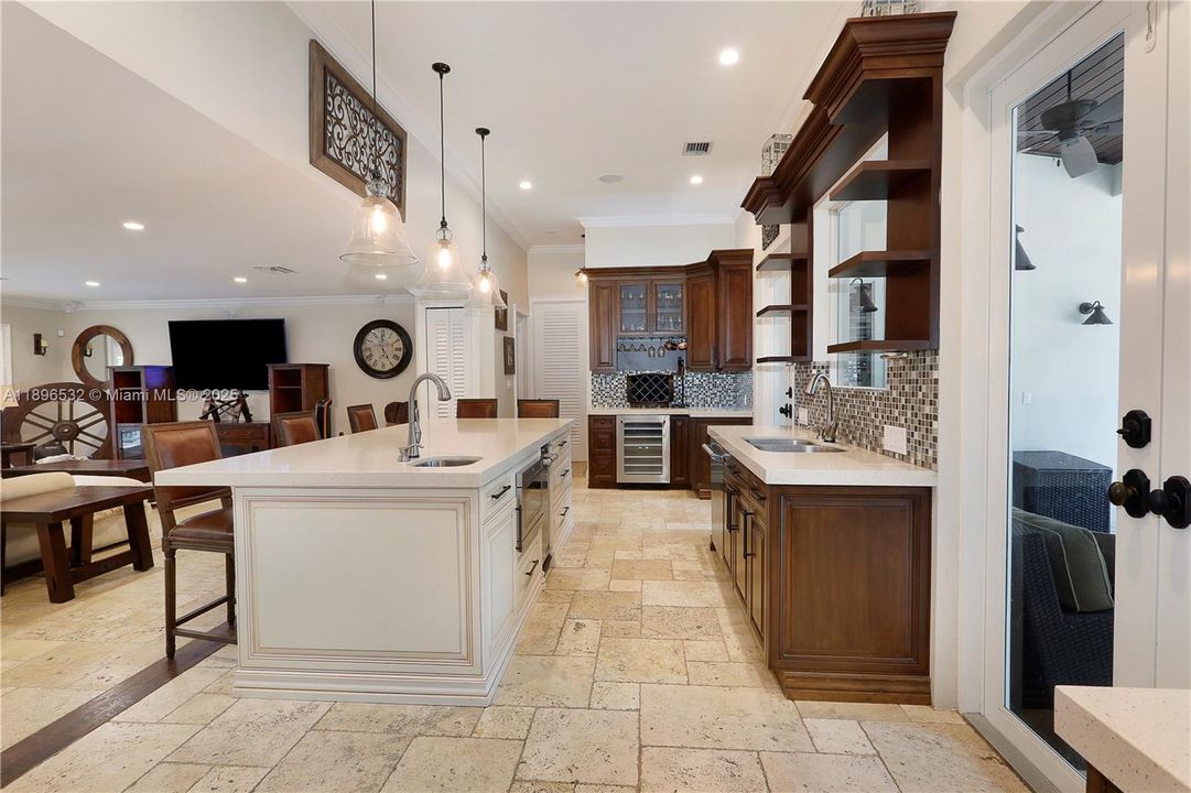 En Renta: $11,500 (4 camas, 3 baños, 2712 Pies cuadrados)