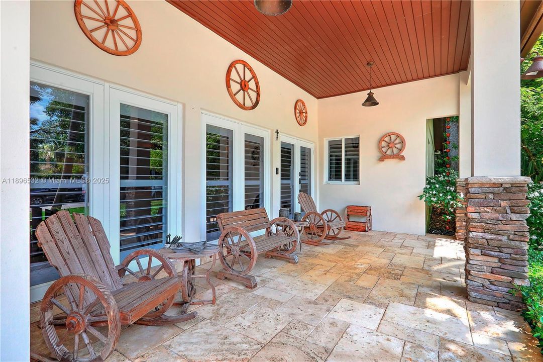 En Renta: $11,500 (4 camas, 3 baños, 2712 Pies cuadrados)