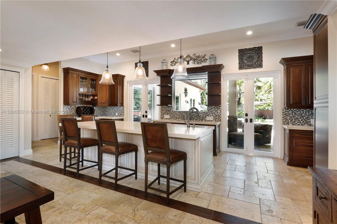 En Renta: $11,500 (4 camas, 3 baños, 2712 Pies cuadrados)