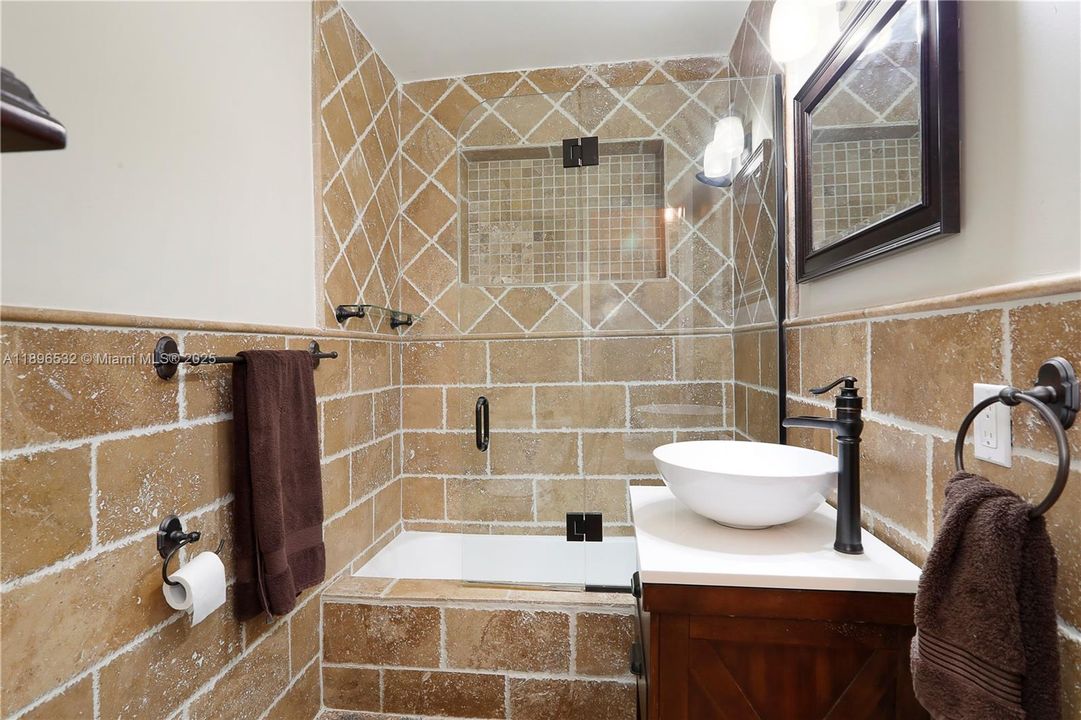 En Renta: $11,500 (4 camas, 3 baños, 2712 Pies cuadrados)