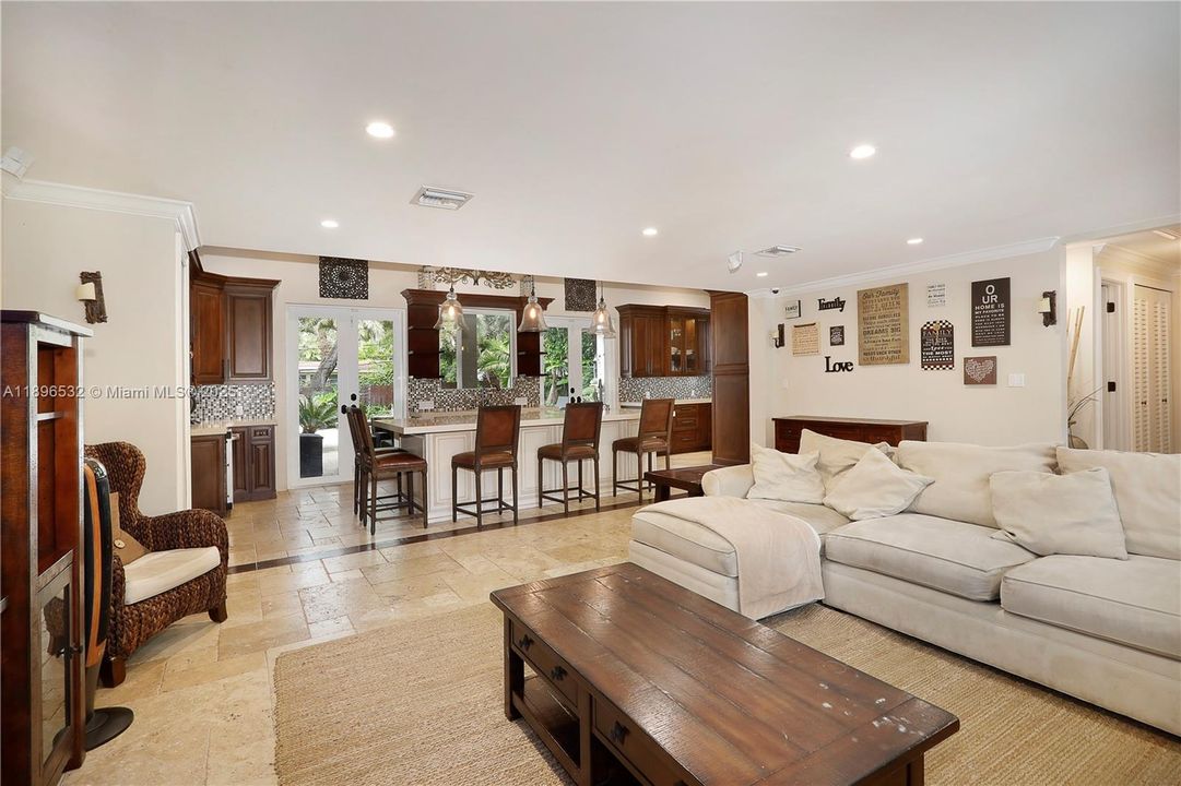 En Renta: $11,500 (4 camas, 3 baños, 2712 Pies cuadrados)