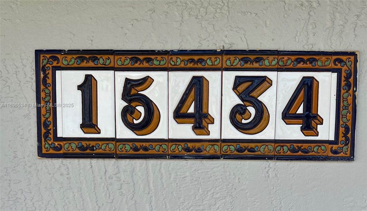 合同活跃: $4,000 (4 贝兹, 3 浴室, 2107 平方英尺)