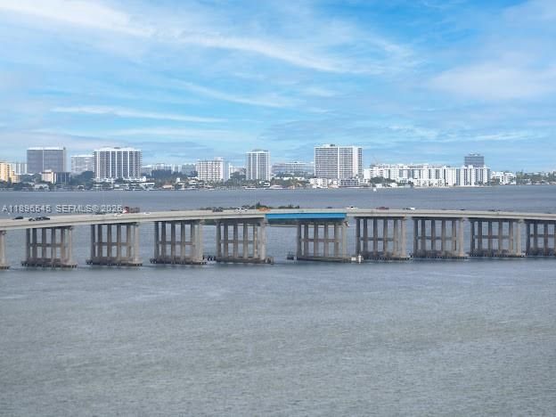 待售: $1,697,000 (2 贝兹, 3 浴室, 1545 平方英尺)