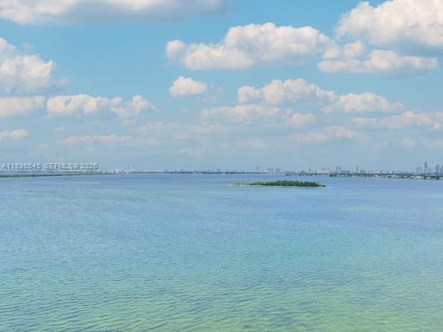 待售: $1,697,000 (2 贝兹, 3 浴室, 1545 平方英尺)