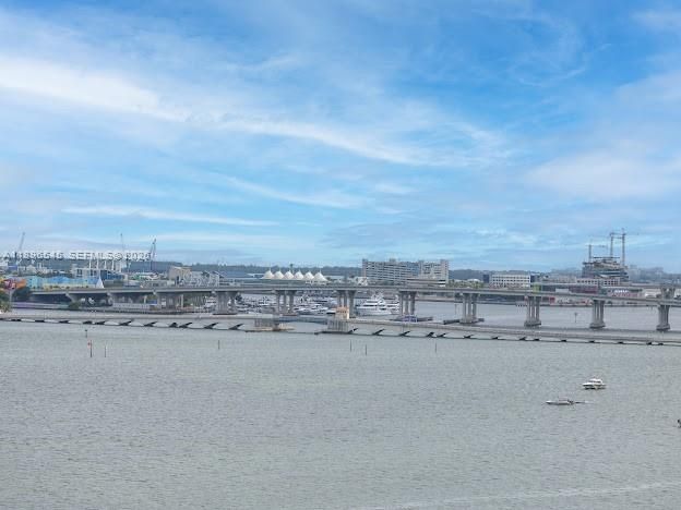 待售: $1,697,000 (2 贝兹, 3 浴室, 1545 平方英尺)