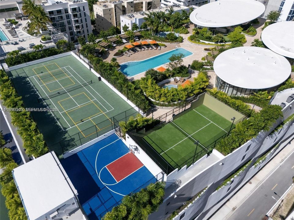 待售: $1,697,000 (2 贝兹, 3 浴室, 1545 平方英尺)