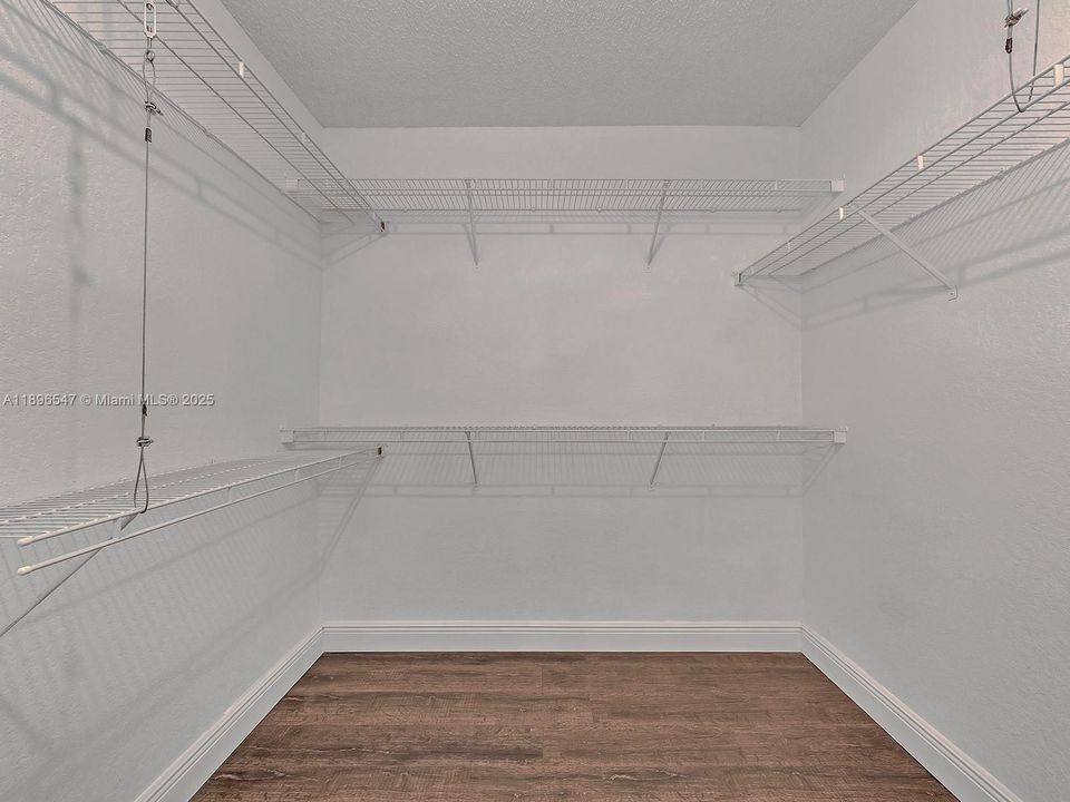 For Rent: $3,000 (3 beds, 2 baths, 1679 Square Feet)