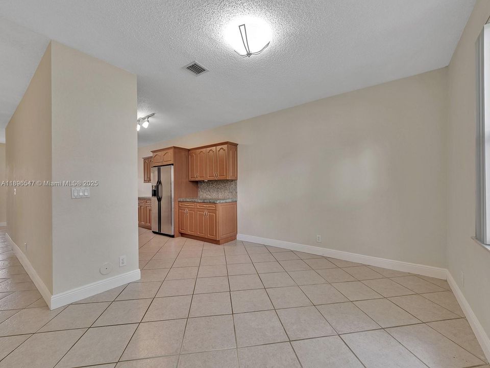 For Rent: $3,000 (3 beds, 2 baths, 1679 Square Feet)