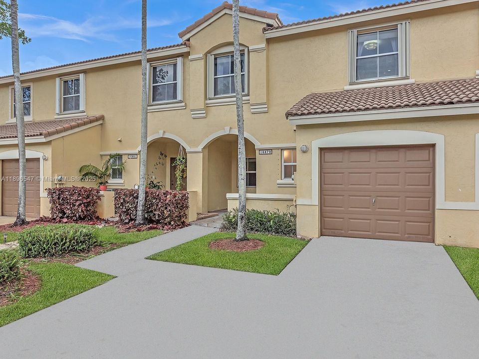 For Rent: $3,000 (3 beds, 2 baths, 1679 Square Feet)