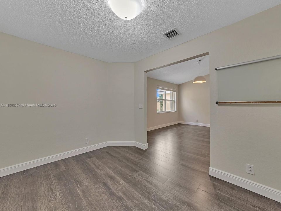 For Rent: $3,000 (3 beds, 2 baths, 1679 Square Feet)