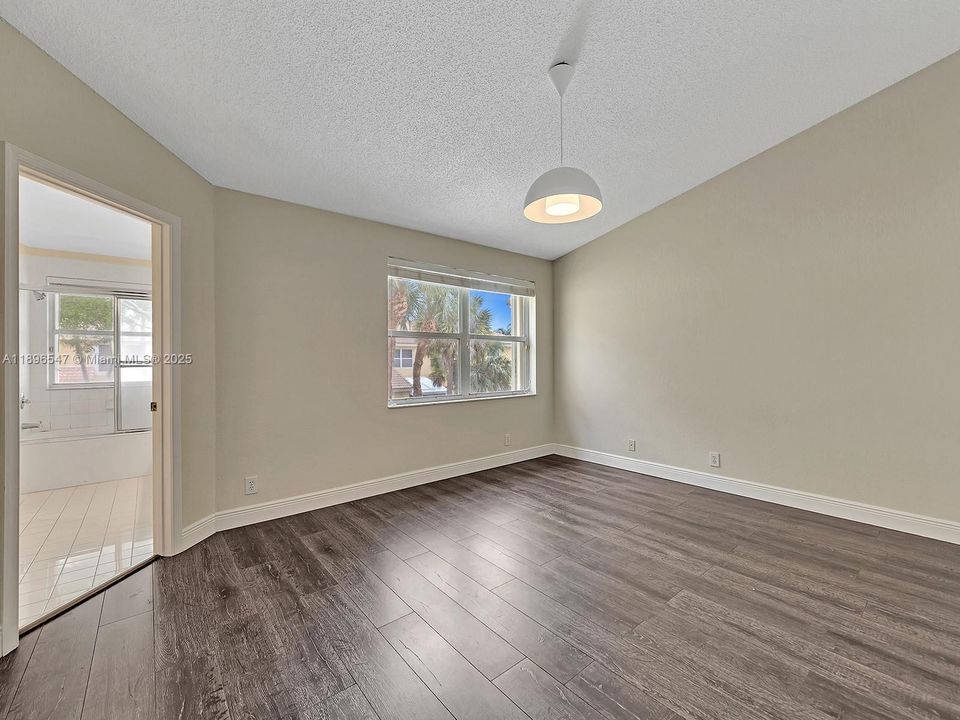 For Rent: $3,000 (3 beds, 2 baths, 1679 Square Feet)