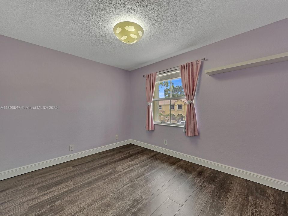 For Rent: $3,000 (3 beds, 2 baths, 1679 Square Feet)