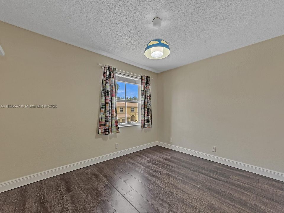 For Rent: $3,000 (3 beds, 2 baths, 1679 Square Feet)