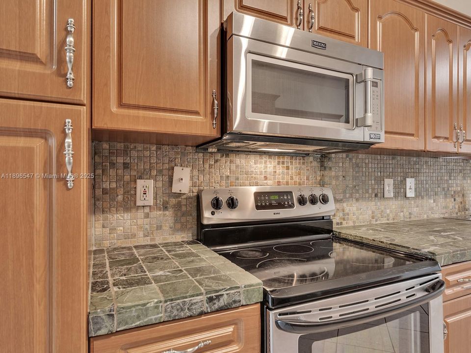 For Rent: $3,000 (3 beds, 2 baths, 1679 Square Feet)