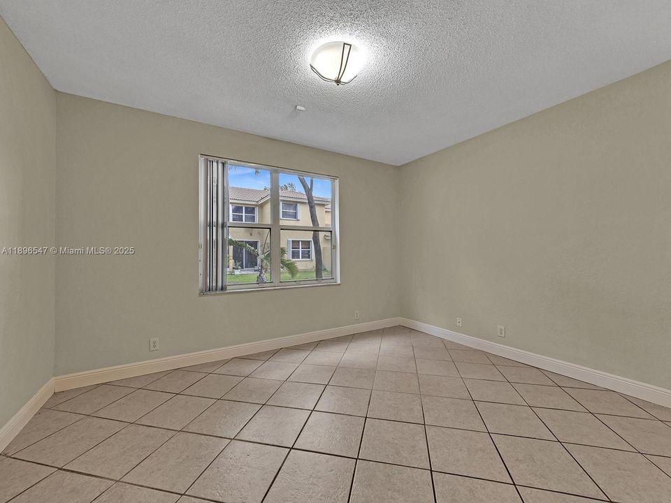 For Rent: $3,000 (3 beds, 2 baths, 1679 Square Feet)