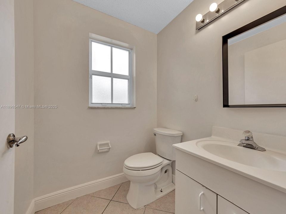 For Rent: $3,000 (3 beds, 2 baths, 1679 Square Feet)