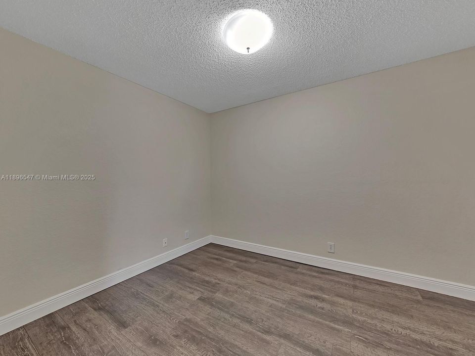 For Rent: $3,000 (3 beds, 2 baths, 1679 Square Feet)