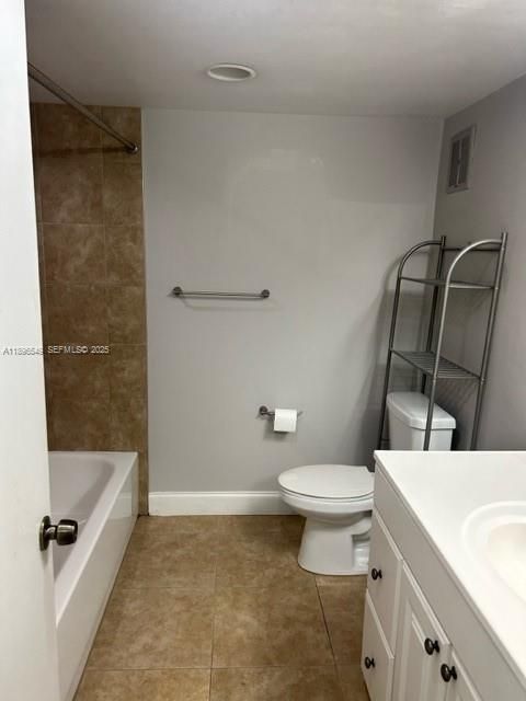 For Rent: $2,100 (1 beds, 1 baths, 812 Square Feet)