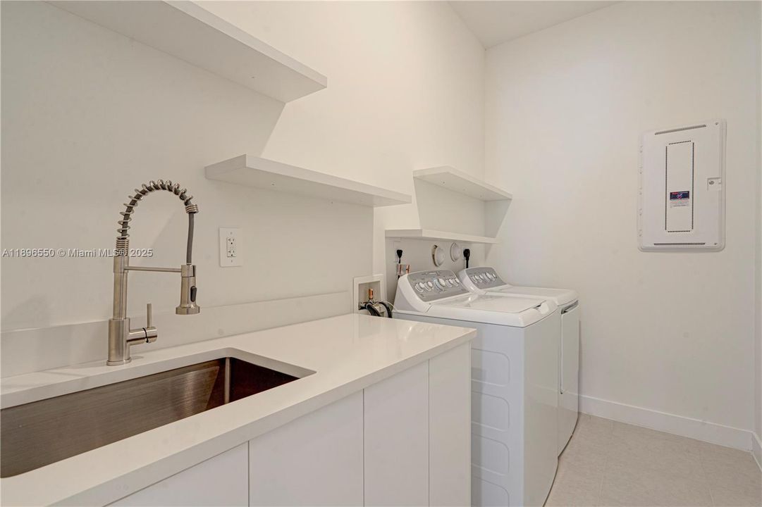 For Sale: $1,850,000 (5 beds, 4 baths, 3958 Square Feet)