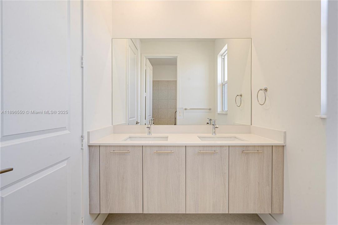 For Sale: $1,850,000 (5 beds, 4 baths, 3958 Square Feet)